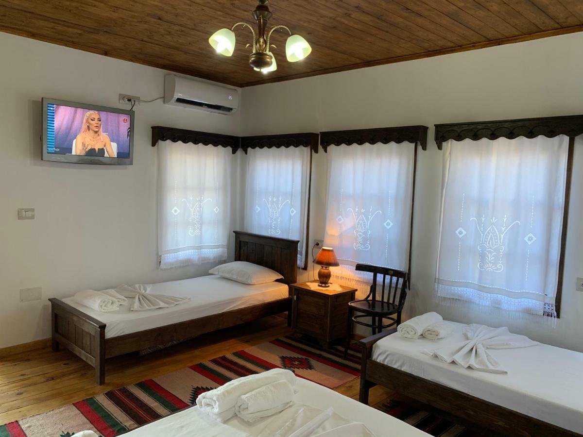 Guest House Genti Berat Exterior foto